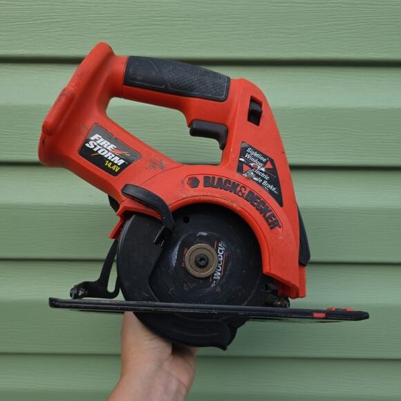 Black & Decker Firestorm 15.6V Cordless Circular Saw CS156 TOOL ONLY 5-3/8"Blade - Picture 1 of 16
